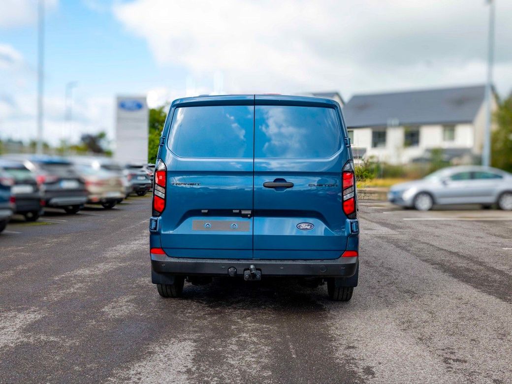 2025 Ford Transit Custom