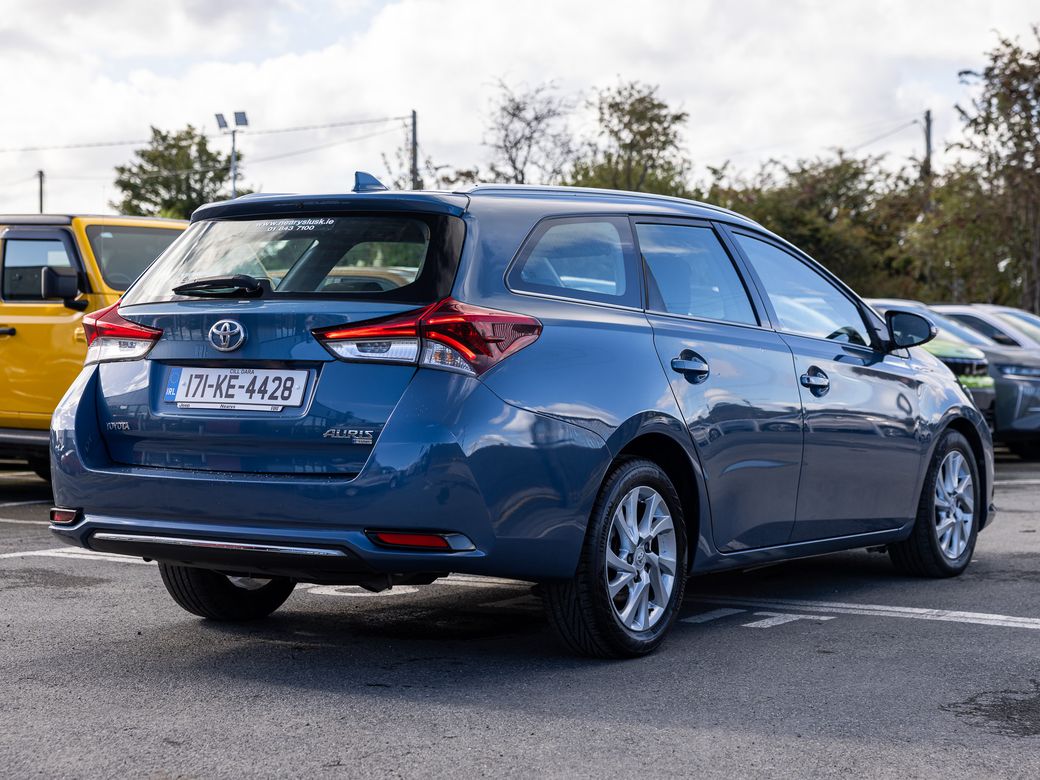 2017 Toyota Auris