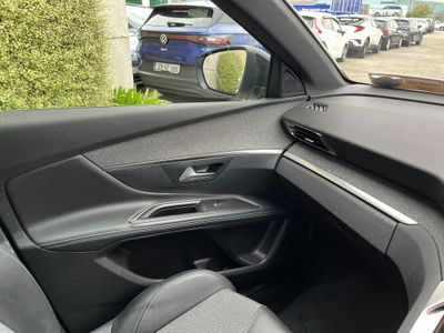 2023 Peugeot 5008