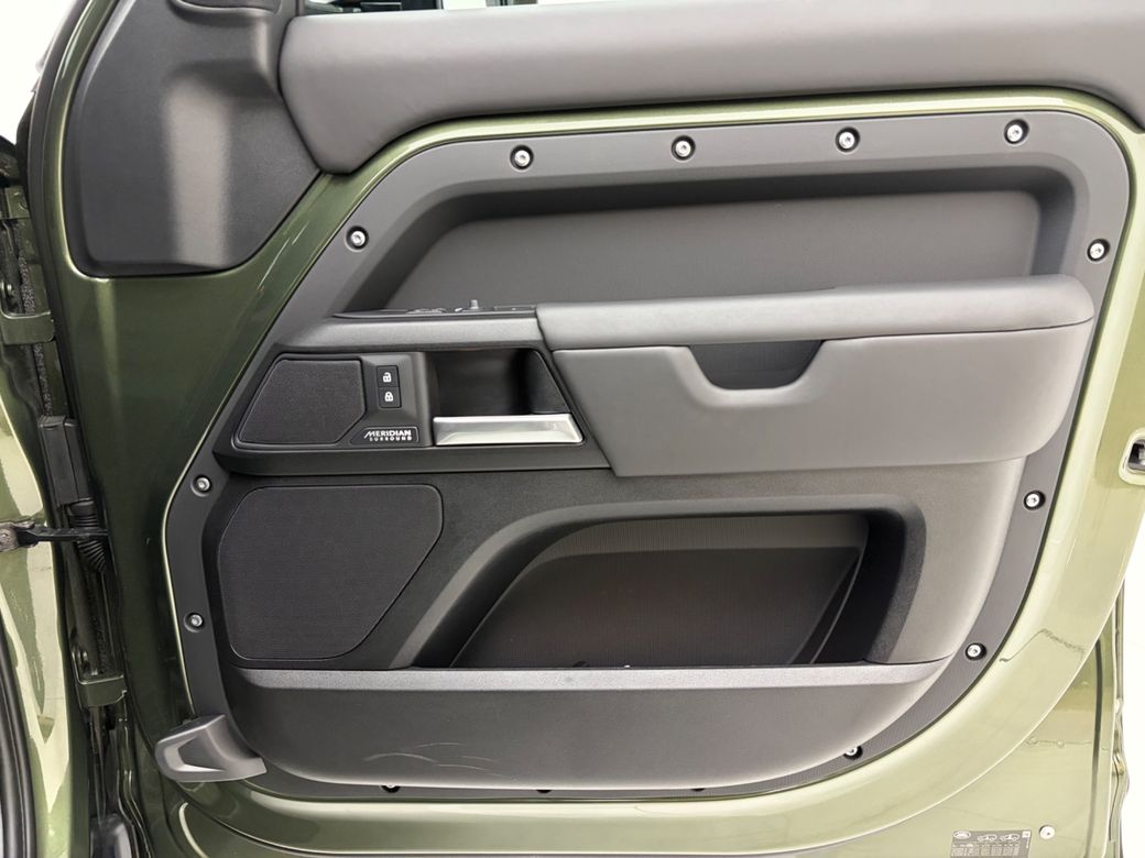 2026 Land Rover Defender
