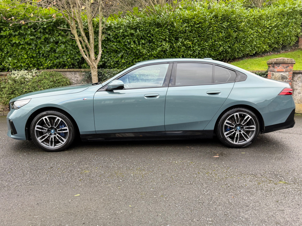 2024 BMW i5
