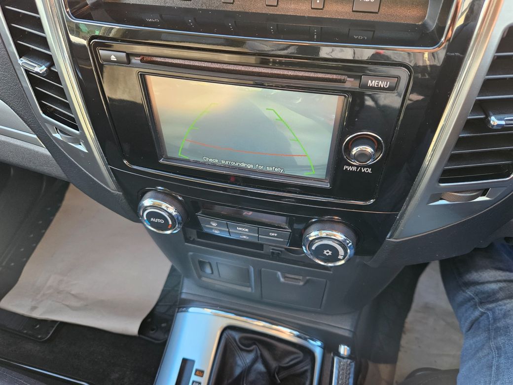 2015 Mitsubishi Pajero