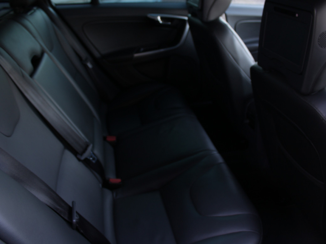 2016 Volvo V60 Cross Country