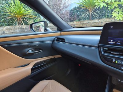 2022 Lexus ES 300h