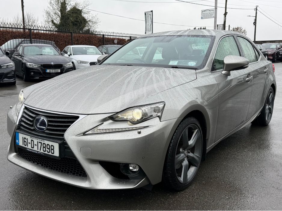 2016 Lexus IS 300h