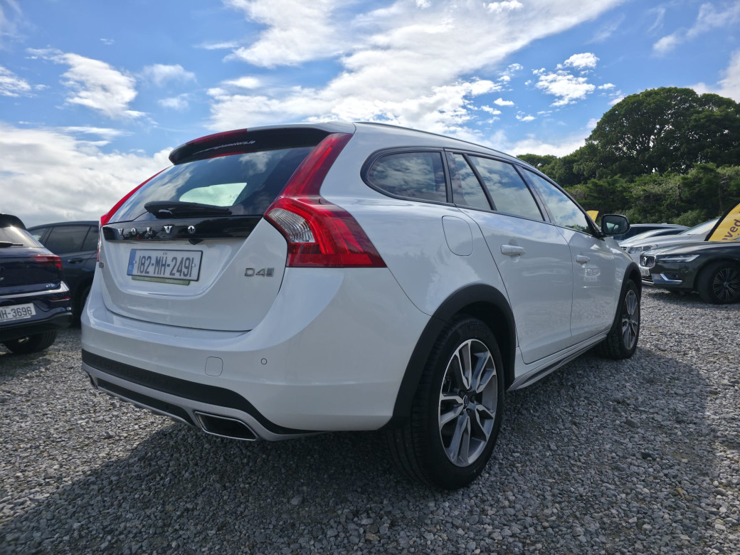 2018 Volvo V60 Cross Country