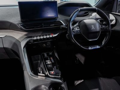 2023 Peugeot 5008