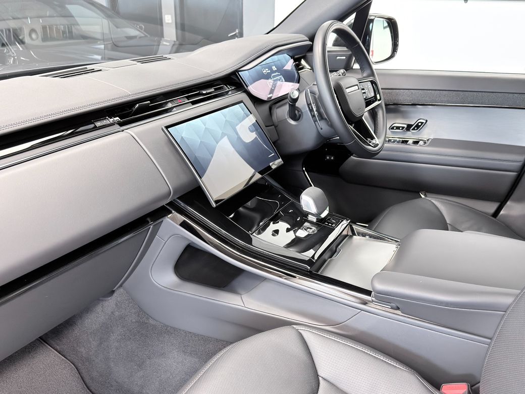 2025 Land Rover Range Rover Sport