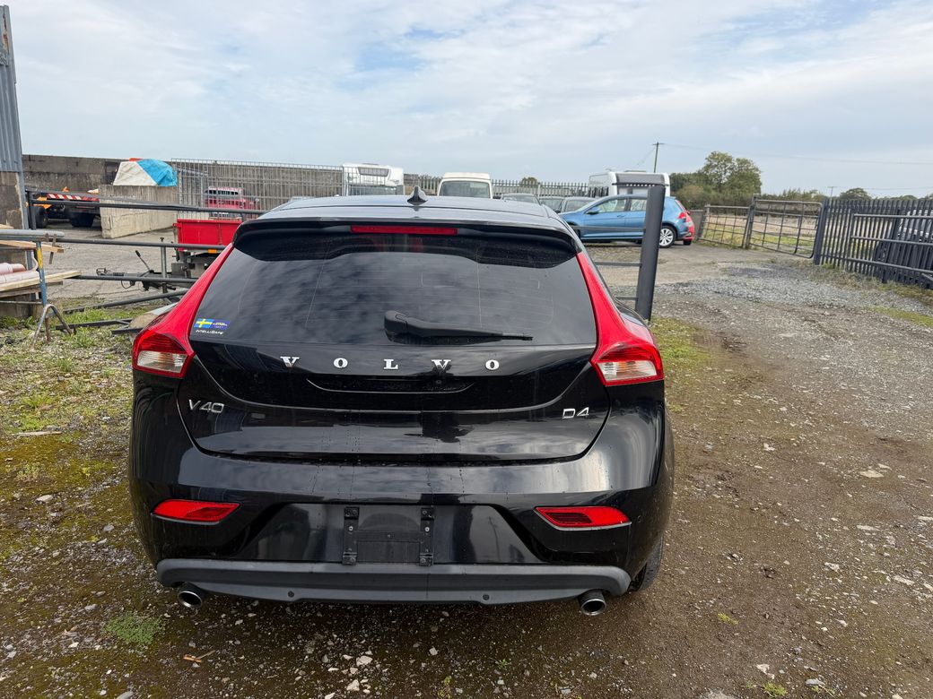 2017 Volvo V40