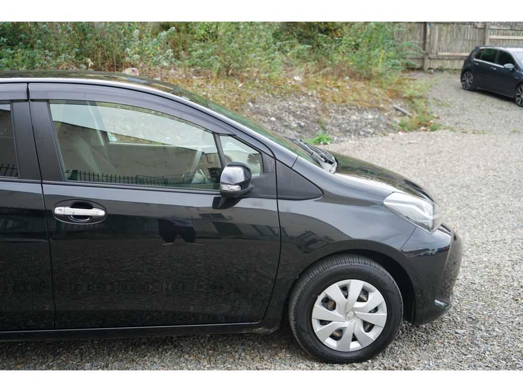 2016 Toyota Vitz