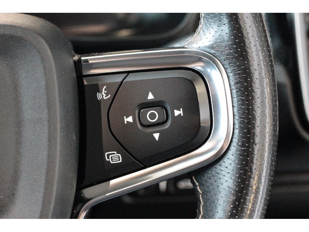2021 Volvo XC40