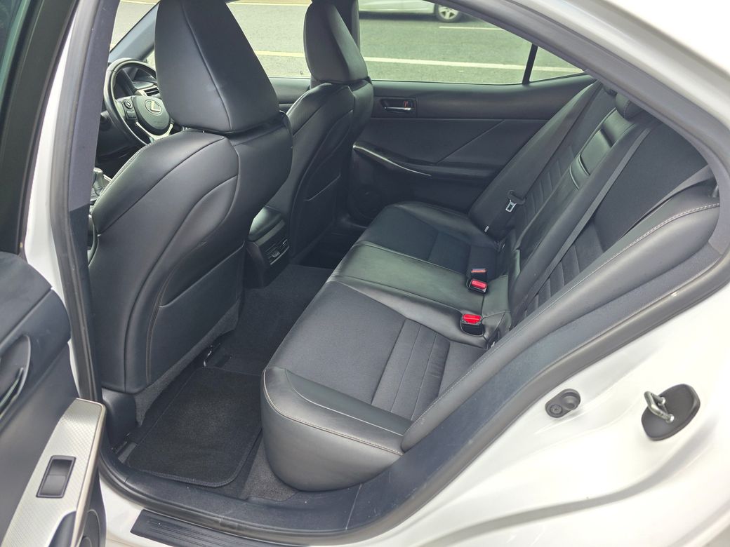 2016 Lexus IS