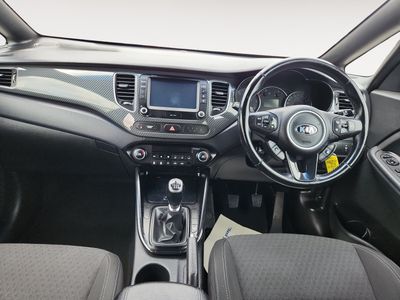 2017 Kia Carens