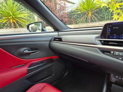 2021 Lexus ES 300h