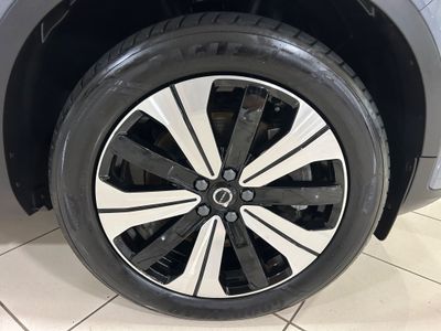 2023 Volvo XC40