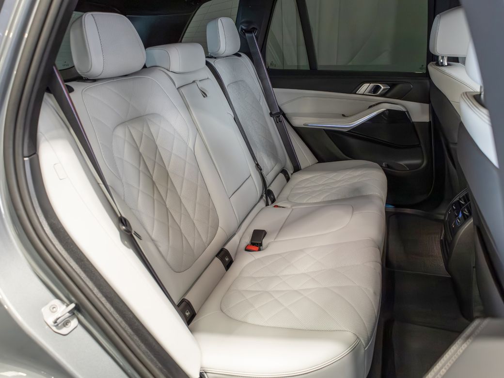 2025 BMW X5