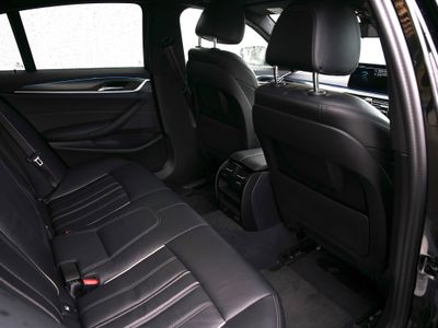 2022 BMW 530