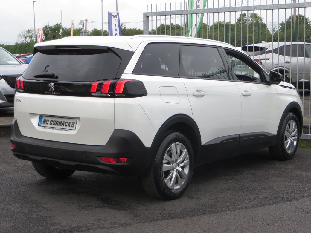 2023 Peugeot 5008