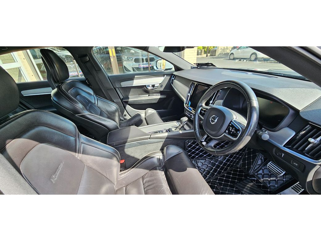 2017 Volvo S90