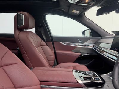 2024 BMW i7