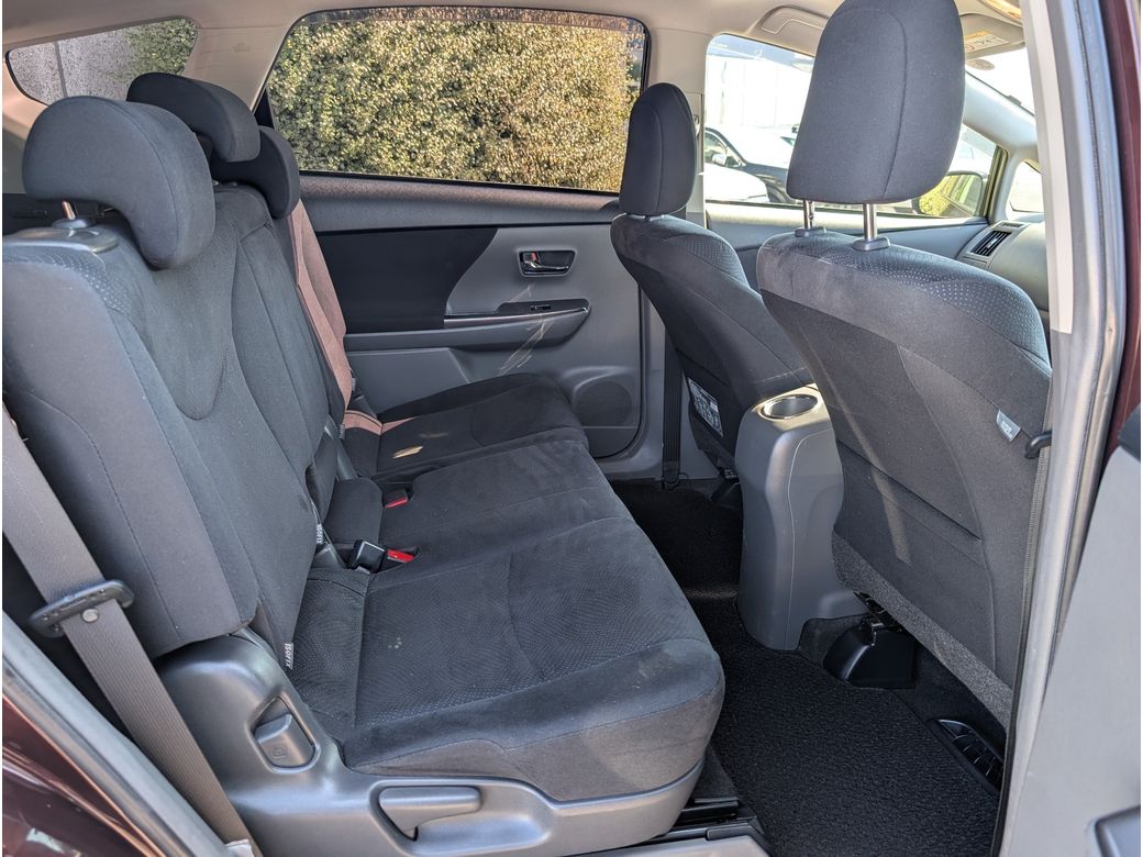 2014 Toyota Prius Alpha