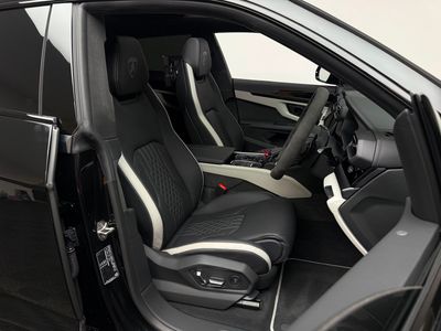 2025 Lamborghini Urus