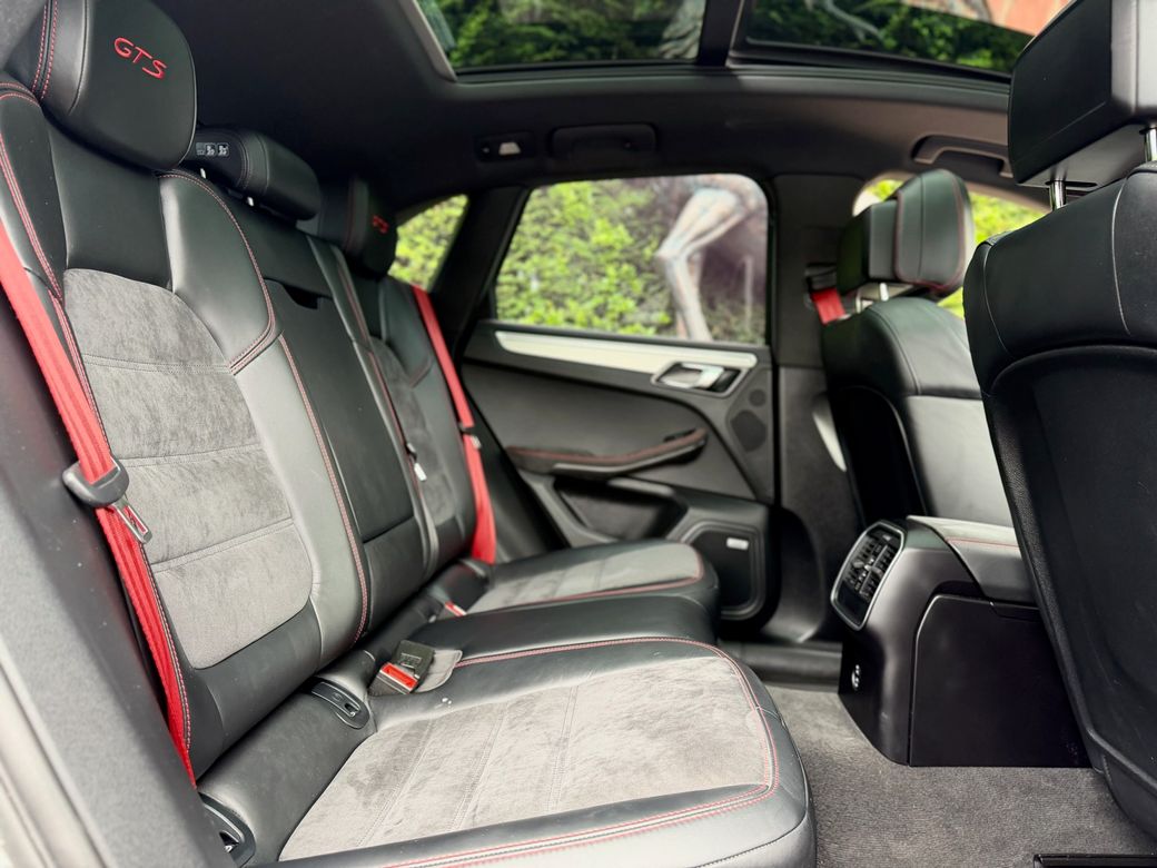 2021 Porsche Macan