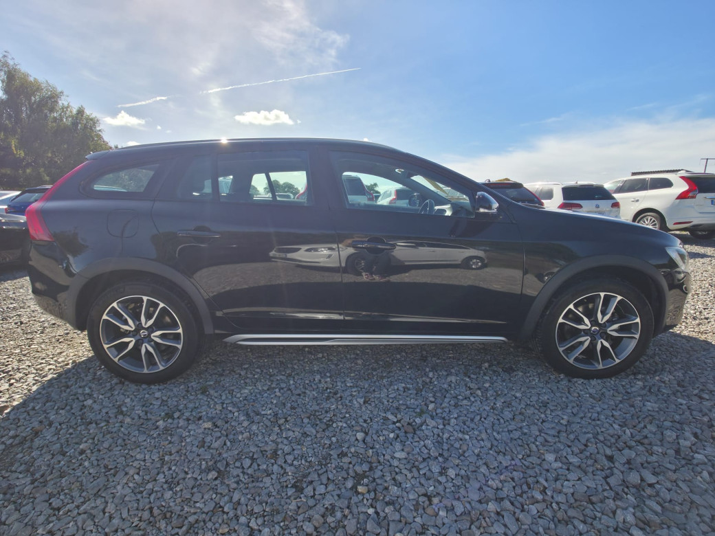 2018 Volvo V60 Cross Country