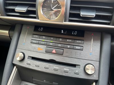2019 Lexus IS 300h
