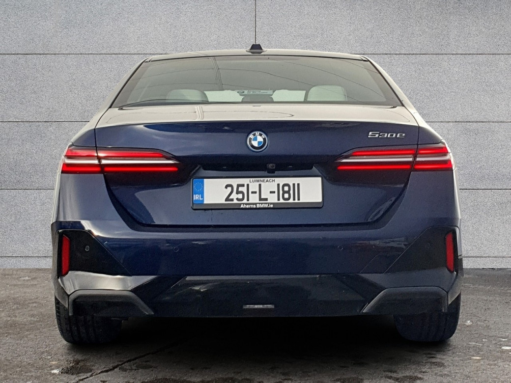 2025 BMW 530