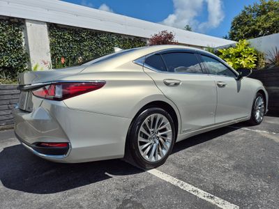 2020 Lexus ES 300h