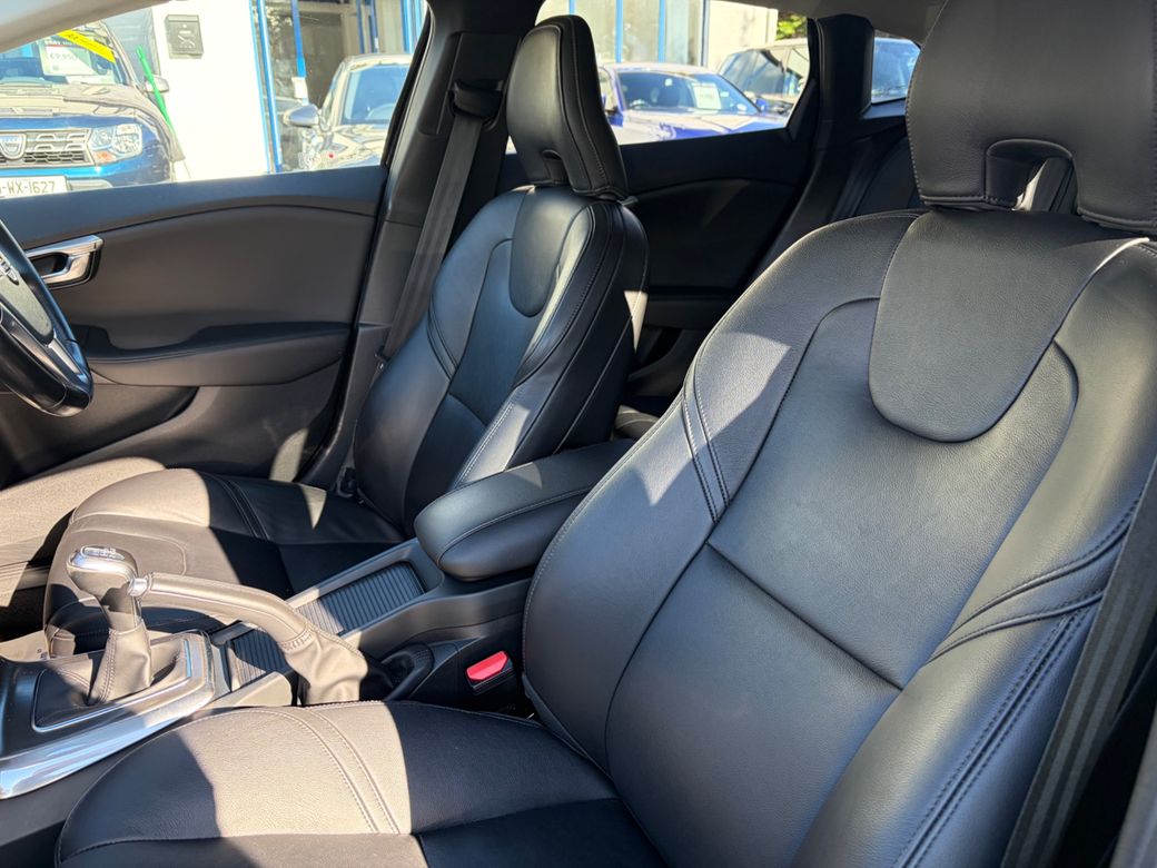 2015 Volvo V40