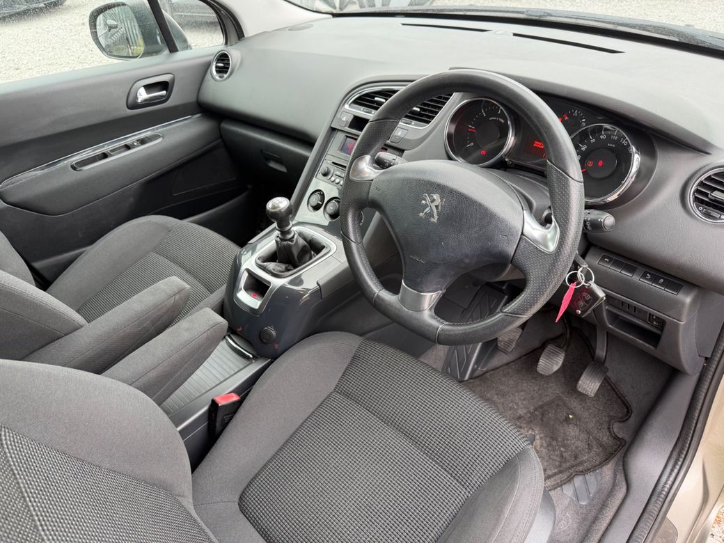 2015 Peugeot 5008
