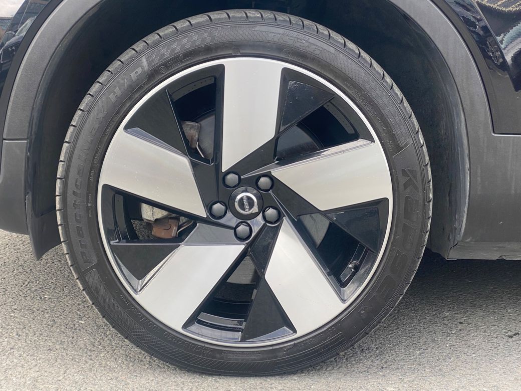 2023 Volvo C40