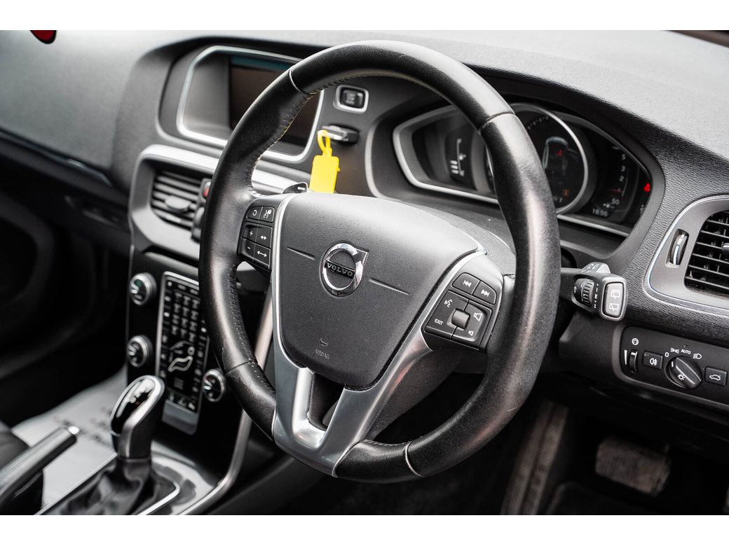 2018 Volvo V40