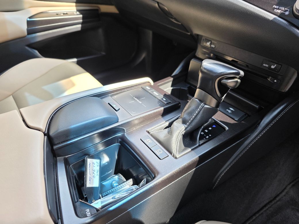 2021 Lexus ES 300h