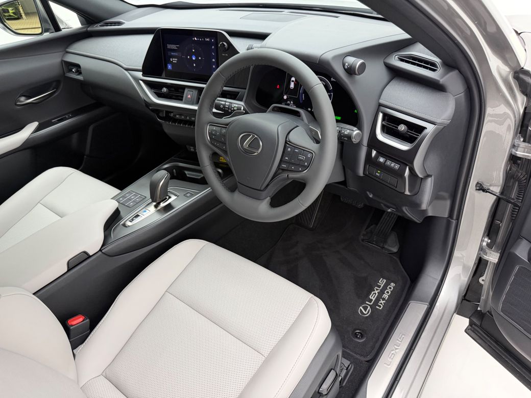 2026 Lexus UX 300e