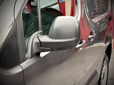 2023 Peugeot Partner