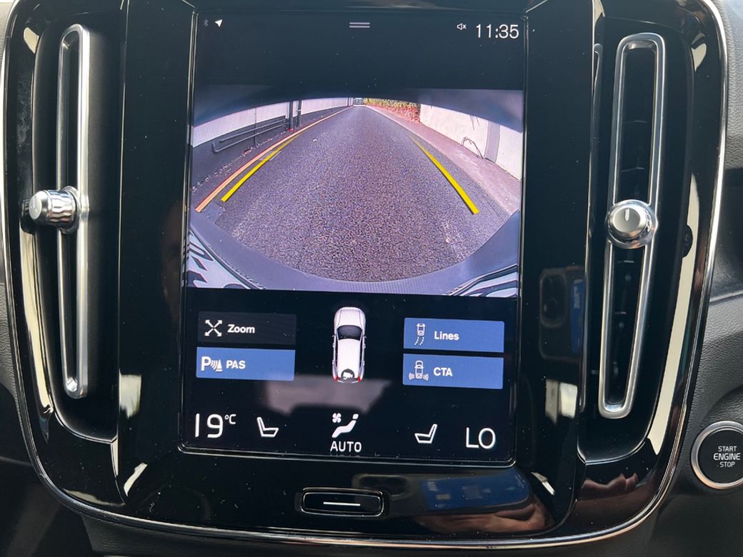 2022 Volvo XC40