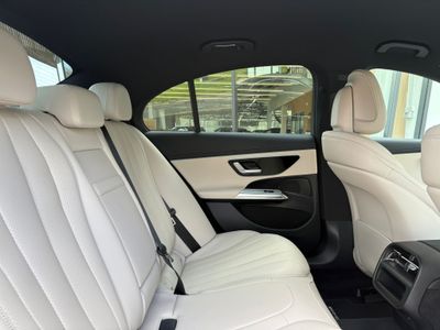 2025 Mercedes-Benz E 300