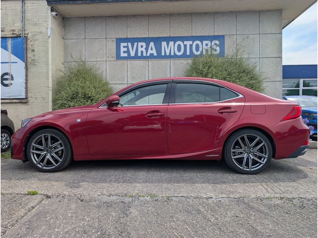 2017 Lexus IS 300h