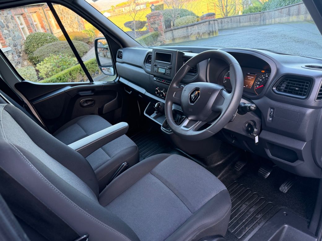 2023 Renault Master