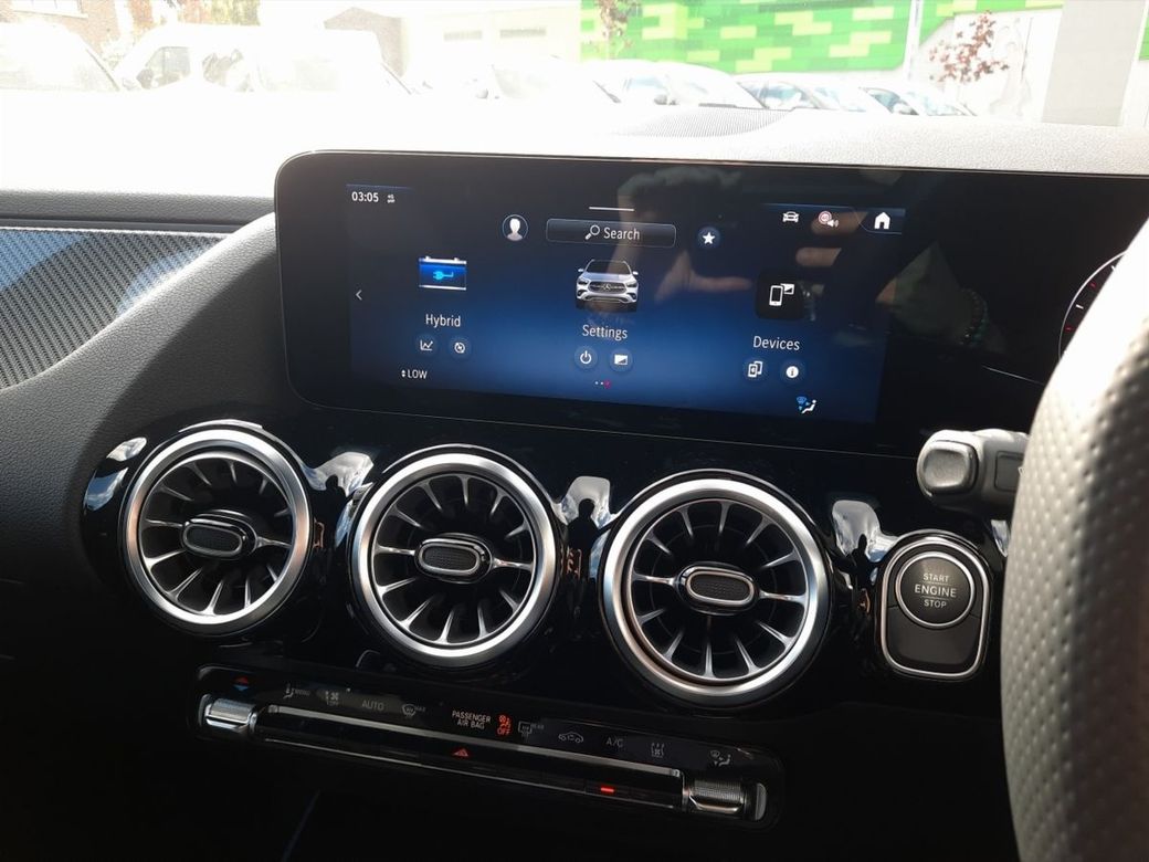 2025 Mercedes-Benz GLA Class
