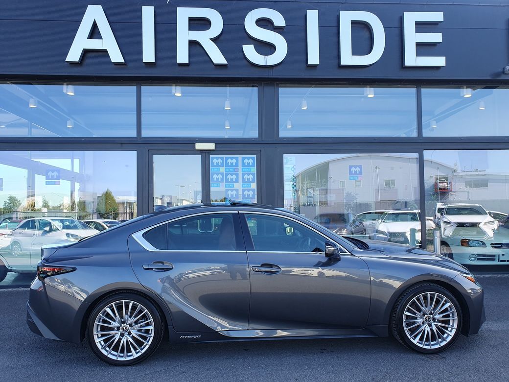 2021 Lexus IS 300h