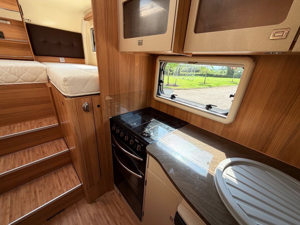 2014 BAILEY APPROACH  AUTOGRAPH 750 LOW PROFILE R.H.D 