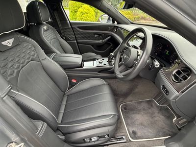 2025 Bentley Flying Spur
