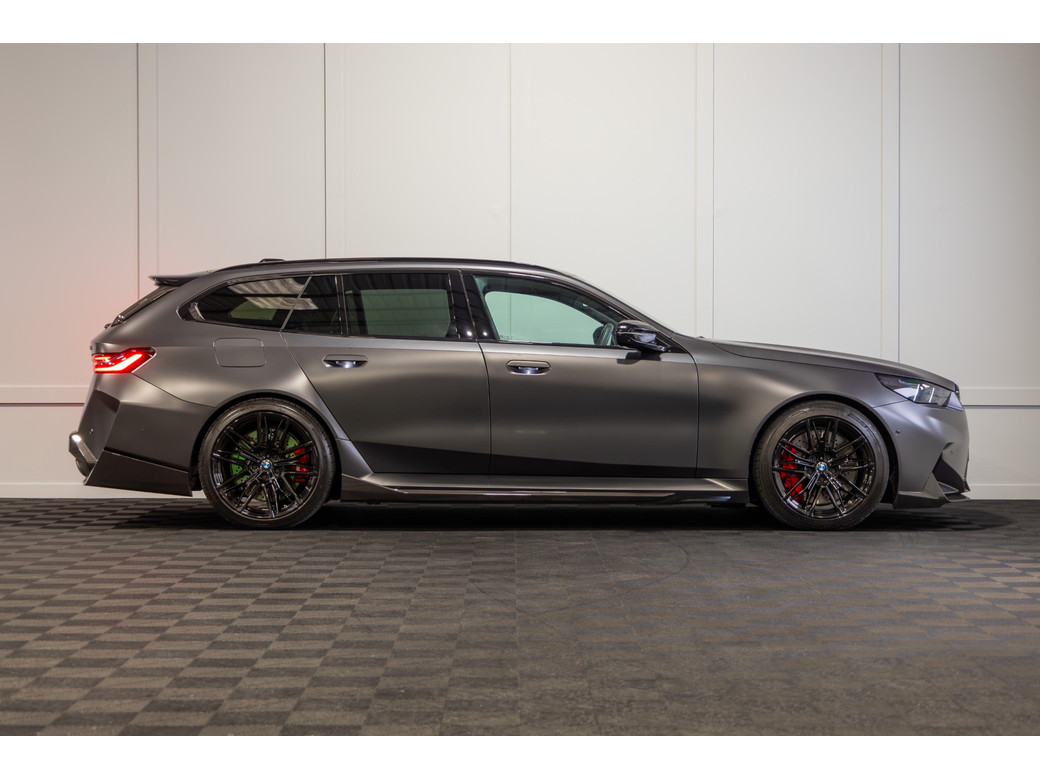 2025 BMW M5