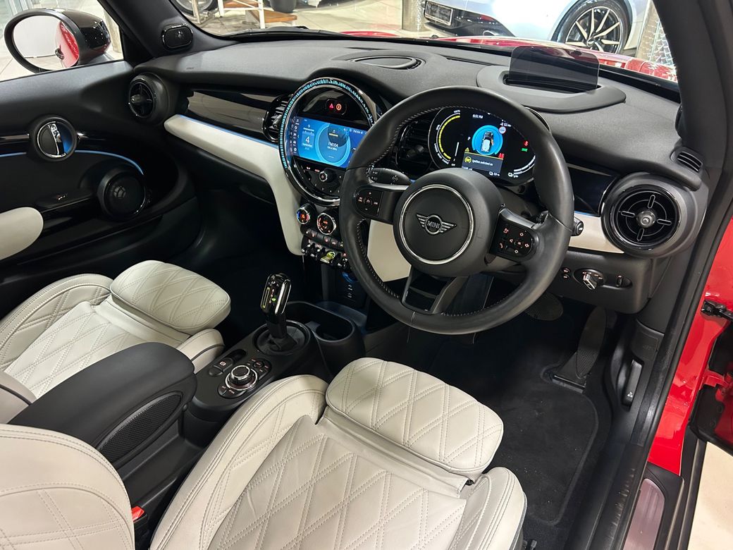 2022 Mini Hatch