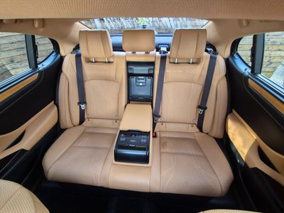 2022 Lexus ES 300h