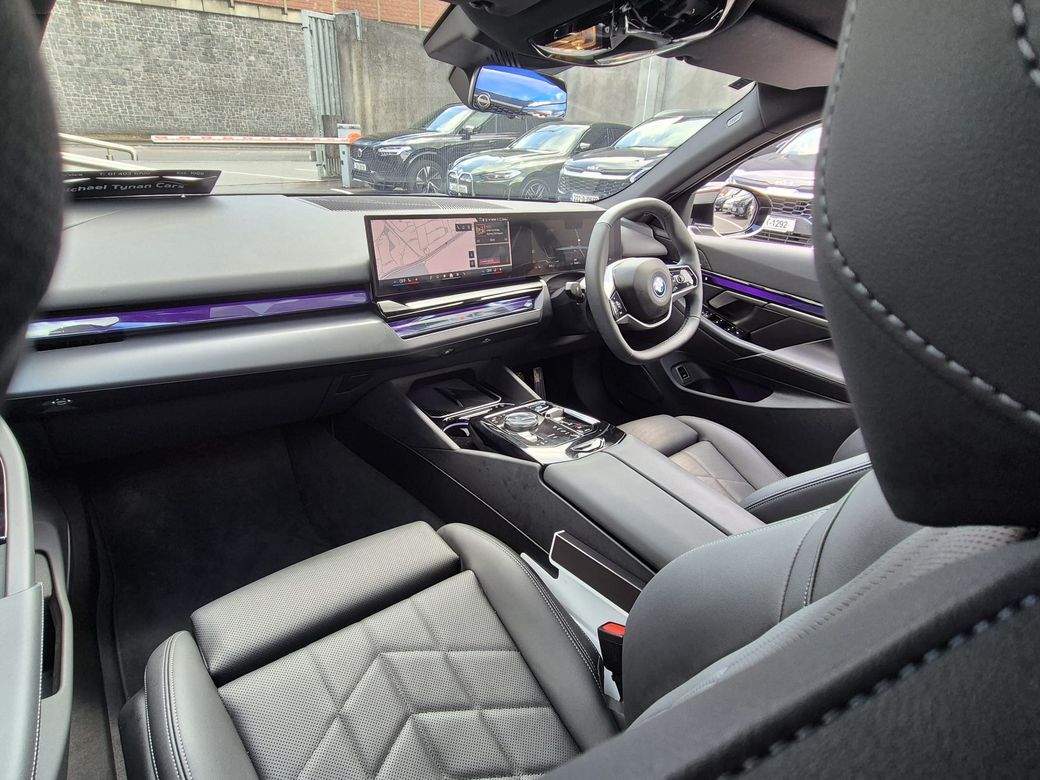 2025 BMW i5